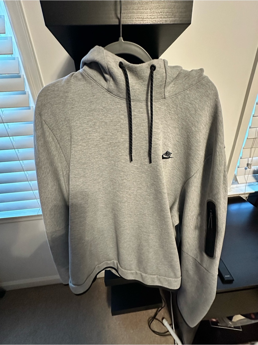 Nike Light Gray Men's Pullover Hoodie with Sleeve Zip Pocket